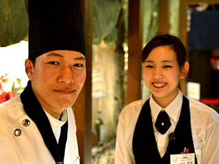 男女のスタッフ